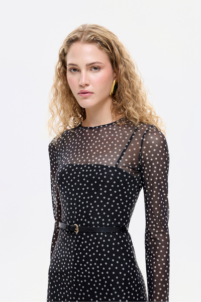 Quzu Kemer Aksesuarlı Puantiyeli Transparan Midi Elbise Siyah