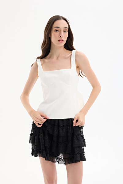 Quzu Sırtı Kurdele Detaylı Kare Yaka Askılı Bluz Ekru