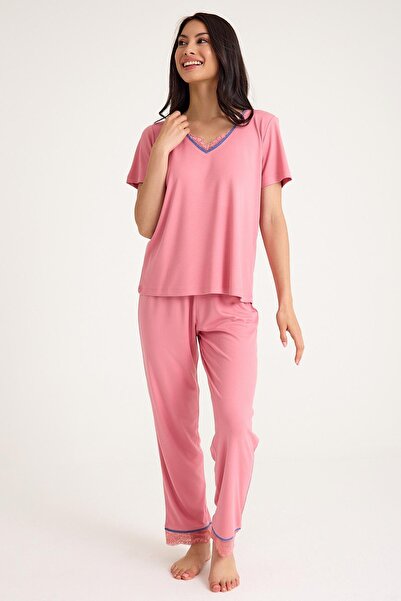 Amarelle Σετ πιτζάμες Dream Pink Viscose με λεπτομέρεια από δαντέλα με λαιμόκοψη σε σχήμα V