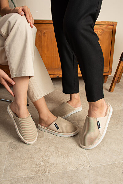 MODA Kadife Deri Detaylı Rahat Ev Terliği Hediyelik Ve Çeyizlik – Konfor ve Şıklık Bir Arada (DAR KALIP)