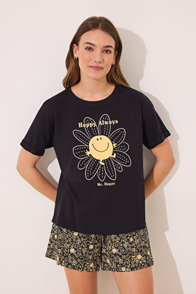 Kısa Kollu Şortlu Yazı Sticker Baskılı Pijama Takımı
