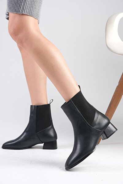 Mio Gusto Shania Siyah Renk İnce Kürk Astarlı Lastikli Küt Burunlu Kadın Topuklu Bot