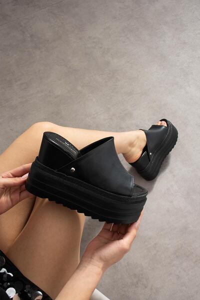 Modanizm Ruin Dolgu Topuklu Siyah Terlik