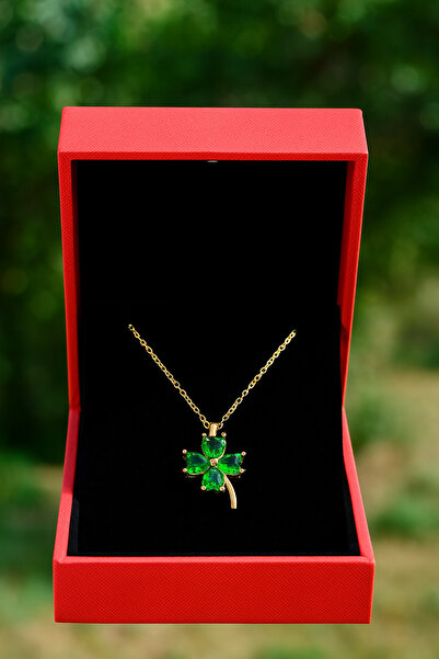 KAR DİAMOND 14 Ayar Altın Zincirli Zümrüt Yeşil Taşlı Yonca Kolye - Sertifika...