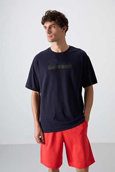 TOMMY LIFE Темно-синя бавовняна товста м'яка текстурована футболка з принтом великого розміру - 88334 - Чоловіча футболка з принтом - 88334