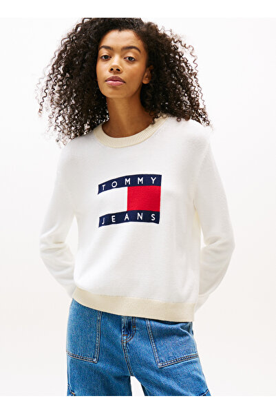Tommy Jeans Yuvarlak Yaka Standart Nakışlı Ekru Kazak Kadın DW0DW20970YBL