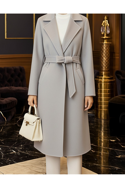 CurcunaShop Dlouhý zimní dámský kabát ke kolenům - šedý s podšívkou, páskem a kapsami