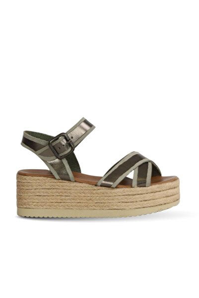 Bueno Shoes Haki Parlak Deri Kadın Dolgu Topuklu Espadril Sandalet 01wu6116