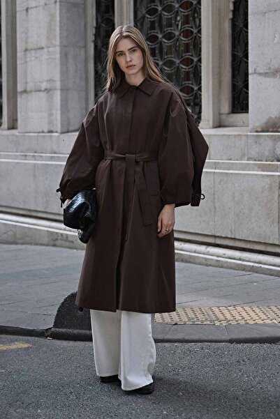 Hooopstore Claret Red Trench Coat με λεπτομέρεια από ροζ κάπα