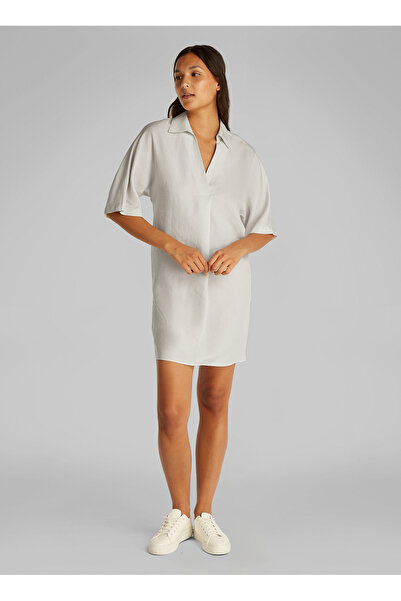 Calvin Klein Kadın Kısa Kol Diz Üstü Gömlek Yaka Düz Rahat Kesim Bej Elbise K20K208382-ADA