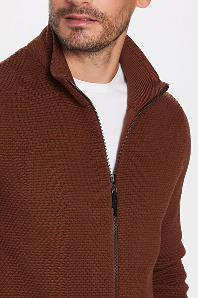 Tudors Erkek Slim Fit Dar Kesim Desenli Yarım Balıkçı Yaka Fermuarlı Kahverengi Hırka