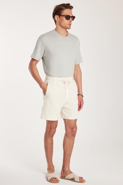 Tudors Erkek Regular Rahat Kesim Beli Lastikli ve Kordonlu Yandan Cepli Bej Bermuda Şort