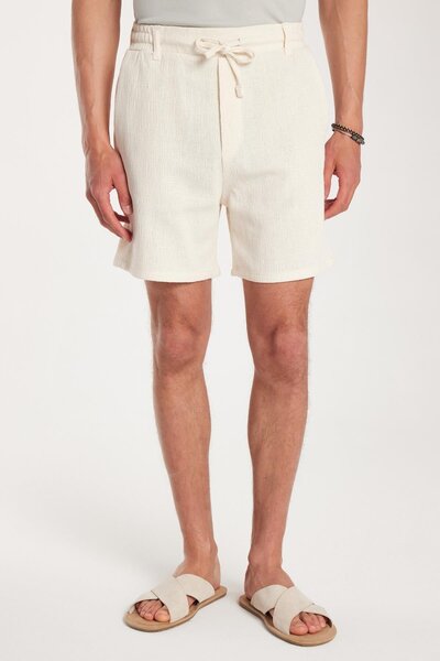 Tudors Erkek Regular Rahat Kesim Beli Lastikli ve Kordonlu Yandan Cepli Bej Bermuda Şort