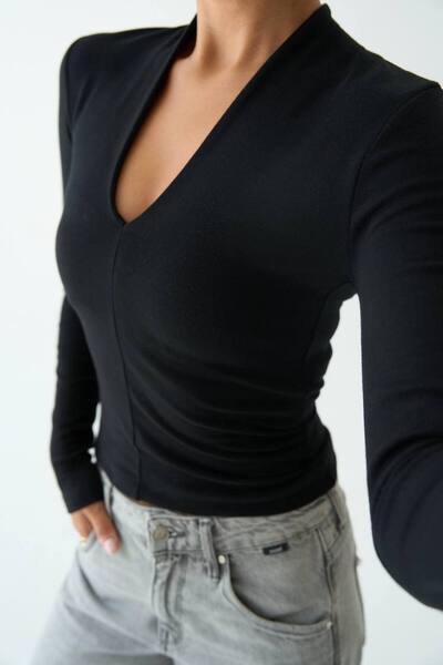 Butik Siyah V yaka Bluz