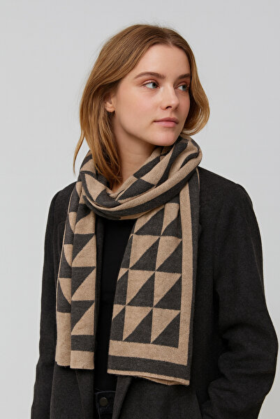 Butik Трикотажний шарф - з трикутним візерунком