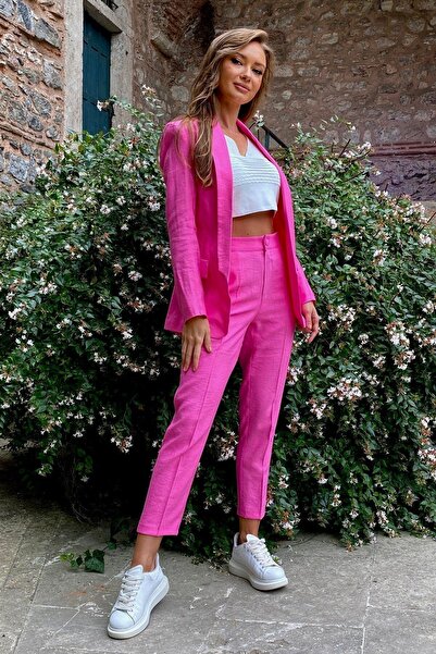 Madame Lucid بدلة بنطلون بليزر من الكتان الوردي