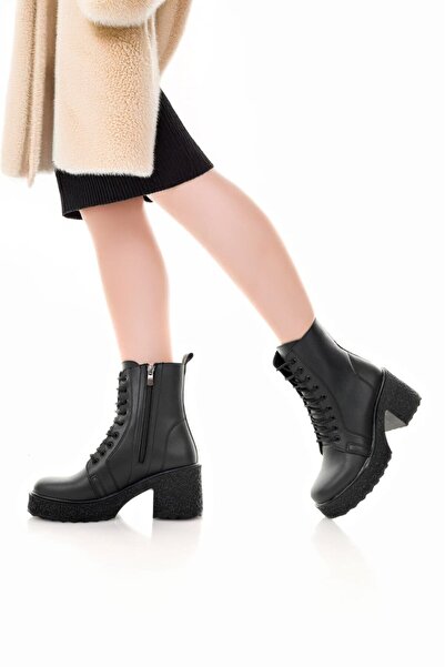 BAHRİNA Siyah Cilt Topuklu Postal Bot