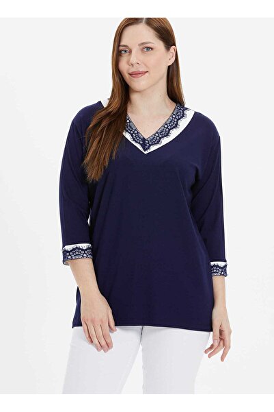 Selen V Yaka Dantel Lacivert Kadın Bluz 25YSL8074-BB