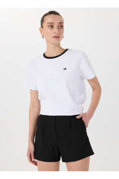 Mustang Bisiklet Yaka Nakışlı Beyaz - Siyah Kadın T-Shirt M5SL-TST1849