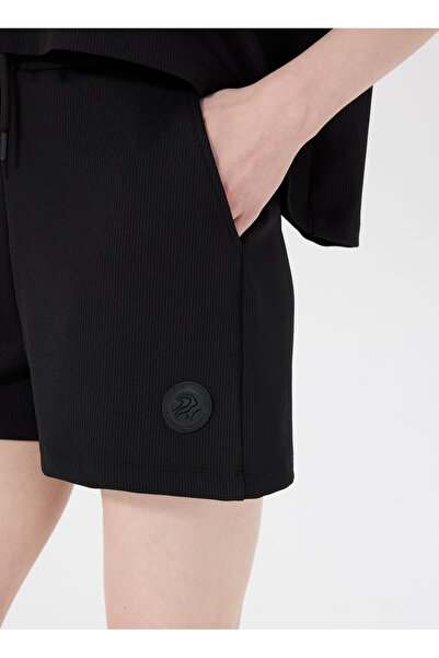 Discovery Expedition D5SL-SHT3575 Siyah Lastikli Bel Relaxed Düz Kadın Şort