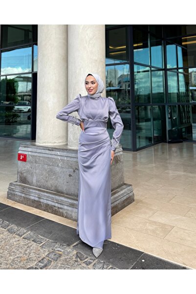 modasusev Βραδινό φόρεμα από σατέν χιτζάμπ με μανίκια και φούντες