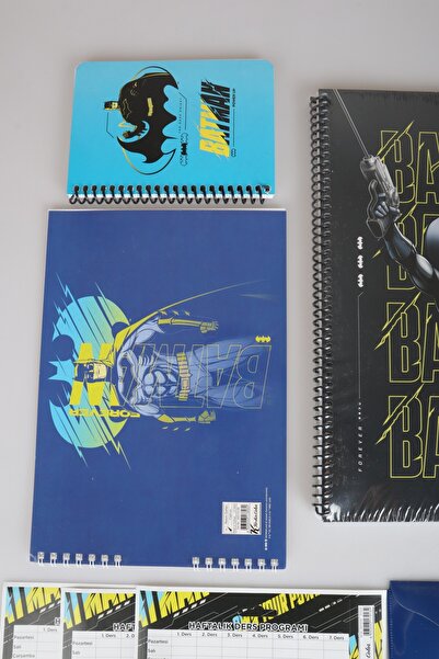 Batman A4 80-Sheet 2-Piece Notebook with Dekomus License, Clip File, Drawing Notebook and 24-Piece School Set