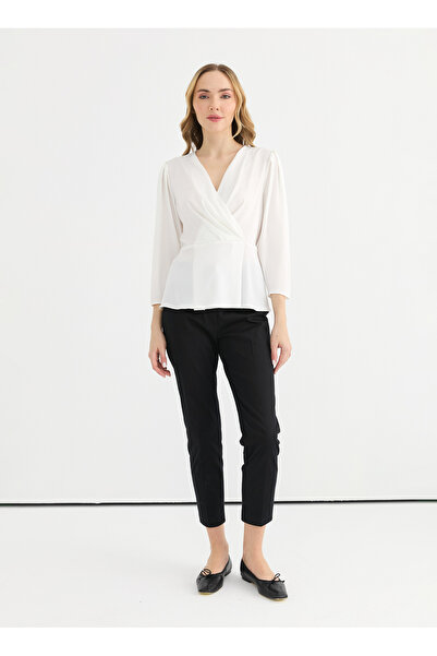 Selen Kruvaze Yaka Düz Ekru Kadın Bluz 25YSL8095