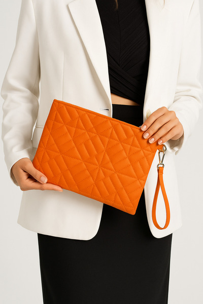 Bagfoni Оранжева чанта клъч с геометрични шарки