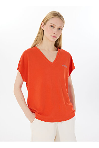 Discovery Expedition D5SL-TST3544 Nar Çiçeği V Yaka Relaxed Düz Kadın T-Shirt