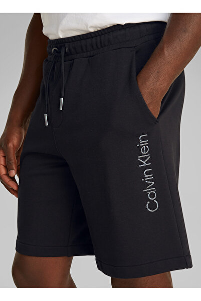 Calvin Klein Erkek TEXTURED EMBR LOGO SWEATSHORTS Şort