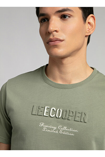 Lee Cooper Ανδρικό μπλουζάκι με λαιμόκοψη χακί 252 LCM 242032 DESAV KHAKI