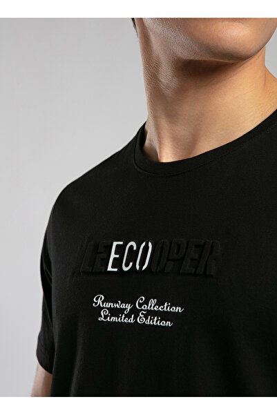 Lee Cooper Ανδρικό μπλουζάκι με λαιμόκοψη μαύρο 252 LCM 242032 DESAV BLACK