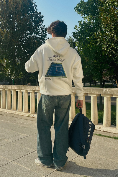 Sekizbiraltı هودي أبيض للجنسين مطبوع عليه نادي فيغاس للتنس