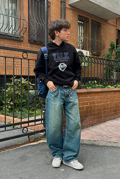 Sekizbiraltı هودي أسود كبير الحجم مطبوع عليه جامعة ييل للجنسين