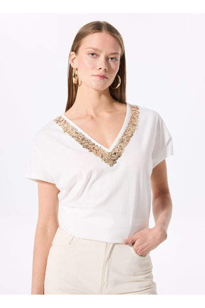 FABRIKA COMFORT Kırık Beyaz Kadın V Yaka Relaxed Payetli T-Shirt FC5SL-TST0118