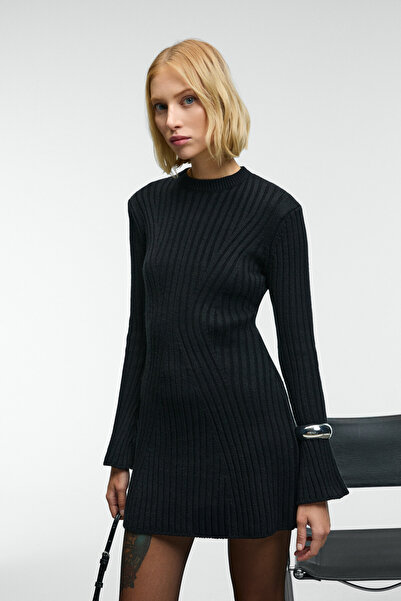 GRIMELANGE ENCANTO Kadın Yuvarlak Yaka Çizgi Desenli Slim Fit Siyah Elbise