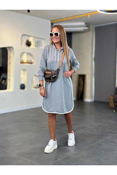 trend_ermege فستان نسائي طويل الأكمام بغطاء للرأس وتفاصيل مضلعة فوق الركبة