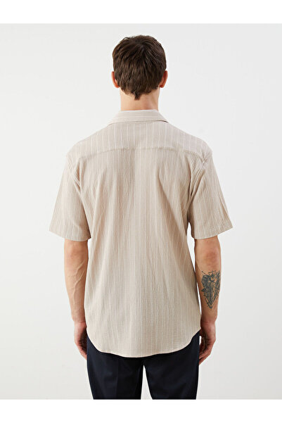 LC Waikiki Чоловіча сорочка в смужку з коротким рукавом приталеного крою