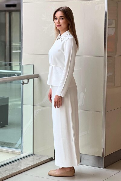 Ghisa Knitwear Tunic Skirt Set with Stone Collar