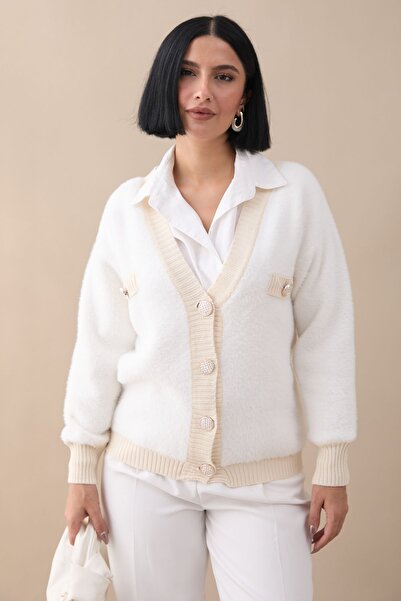 InStyle Cep Detaylı Tüylü Beyaz Triko Hırka