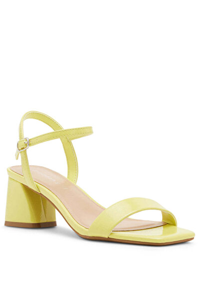 Steve Madden Womens Birdiee Butter Patent Heels