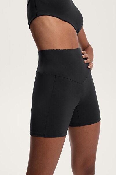 Oysho Compressive pocket high rise 10 cm hot pants