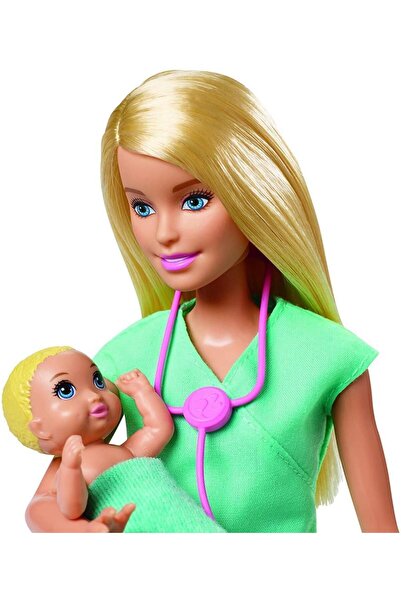 Barbie Çocuk Doktoru Bebek