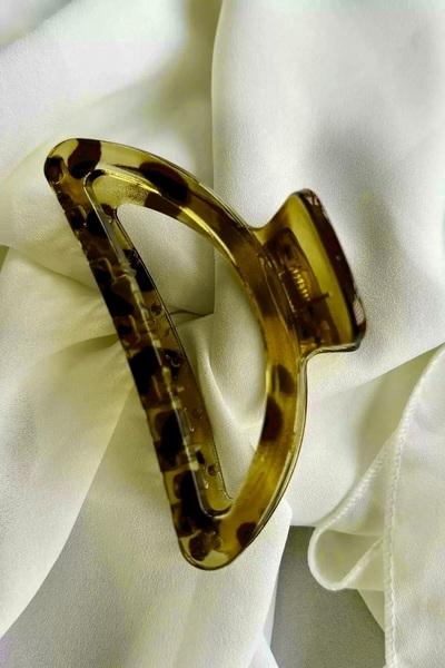 Vitastyle Leopard Patterned Half Moon Model Latch Buckle