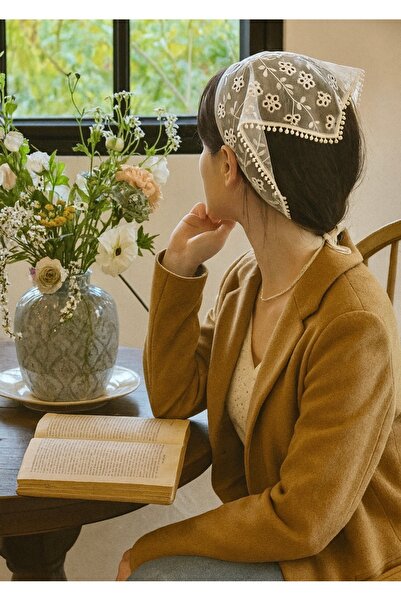 FloresDeCarnaval Elara-Retro Lace-Up Shawl – 2025 Fall/Winter Trend 🍁