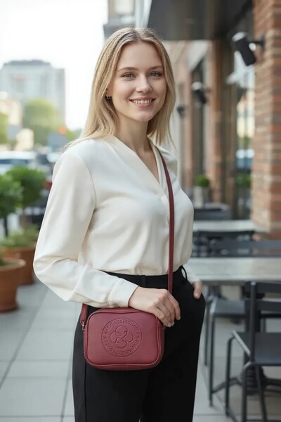 REVENKO Medium Size Hot Printed Burgundy Tote Bag Suitable for Shoulder and Crossbody Use