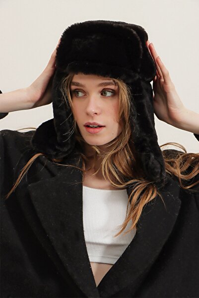 VAGGON Women's Black Faux Fur Earflap Beanie Prmx2469