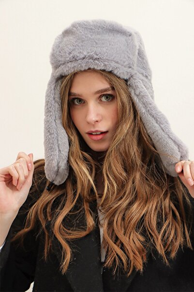VAGGON Women's Gray Faux Fur Earflap Beanie Prmx2469