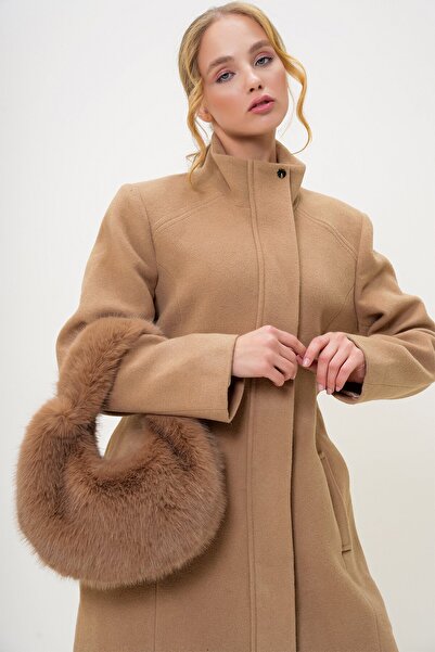 VAGGON Women's Milk Coffee Feather Faux Fur Shoulder Bag Prmx13247