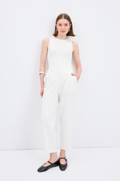 KADRİYE BAŞTÜRK High Waist Straight Cut Crepe Trousers Ecru